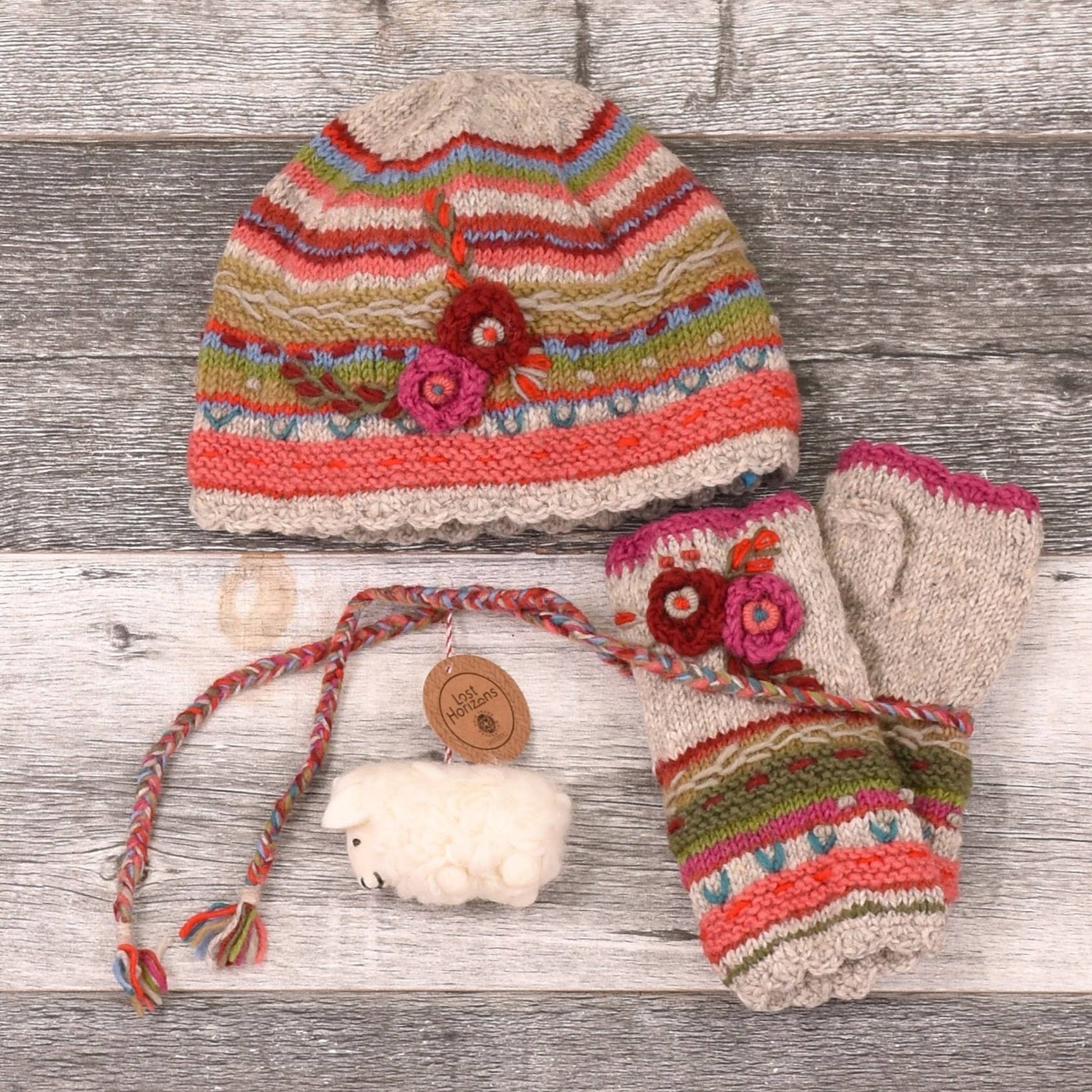 Lassen Gift Set – Beanie, Handwarmers & Sheep Ornament