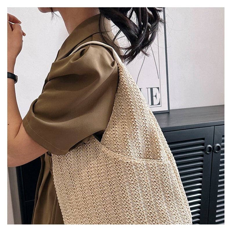 Stylish Oversized Straw Woven Tote with Ample Storage