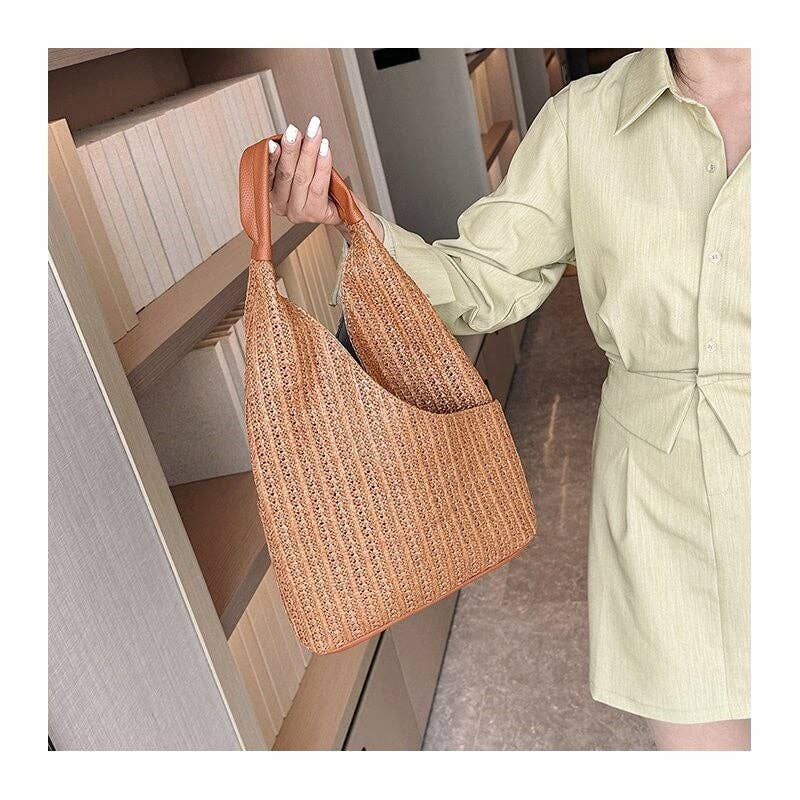 Stylish Oversized Straw Woven Tote with Ample Storage
