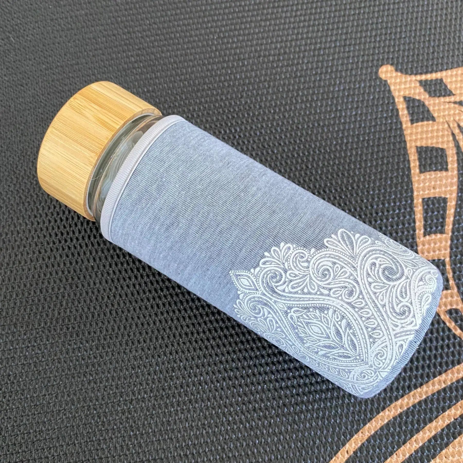 GLASS HOT OR COLD BEVERAGE BOTTLE WITH SLEEVE