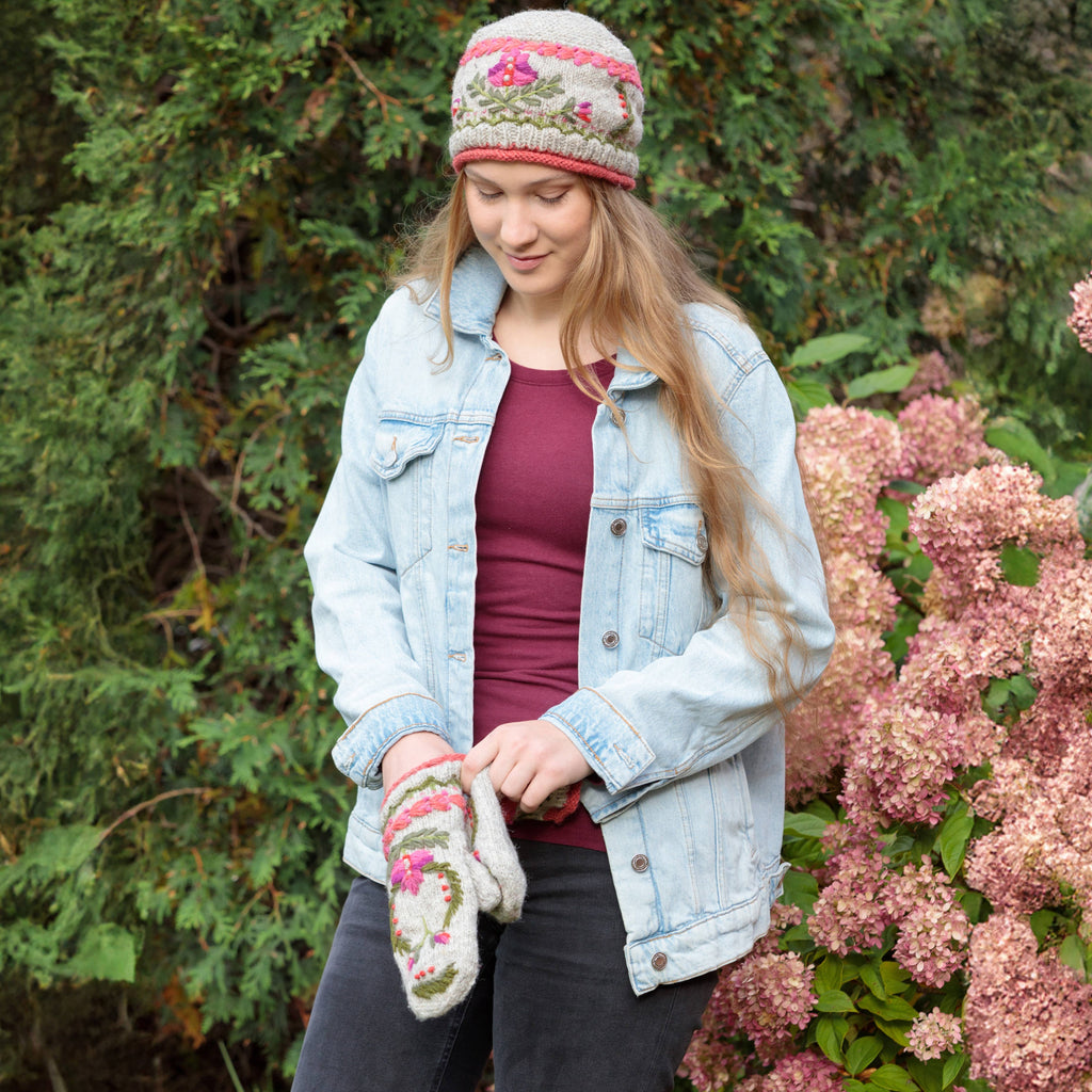 Munich Embroidered Wool Mittens