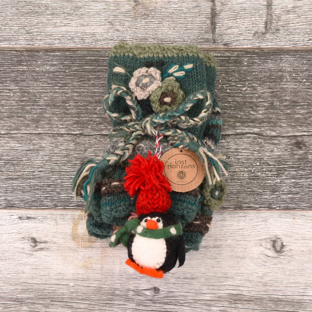 Lassen Gift Set – Beanie, Handwarmers & Penguin Ornament