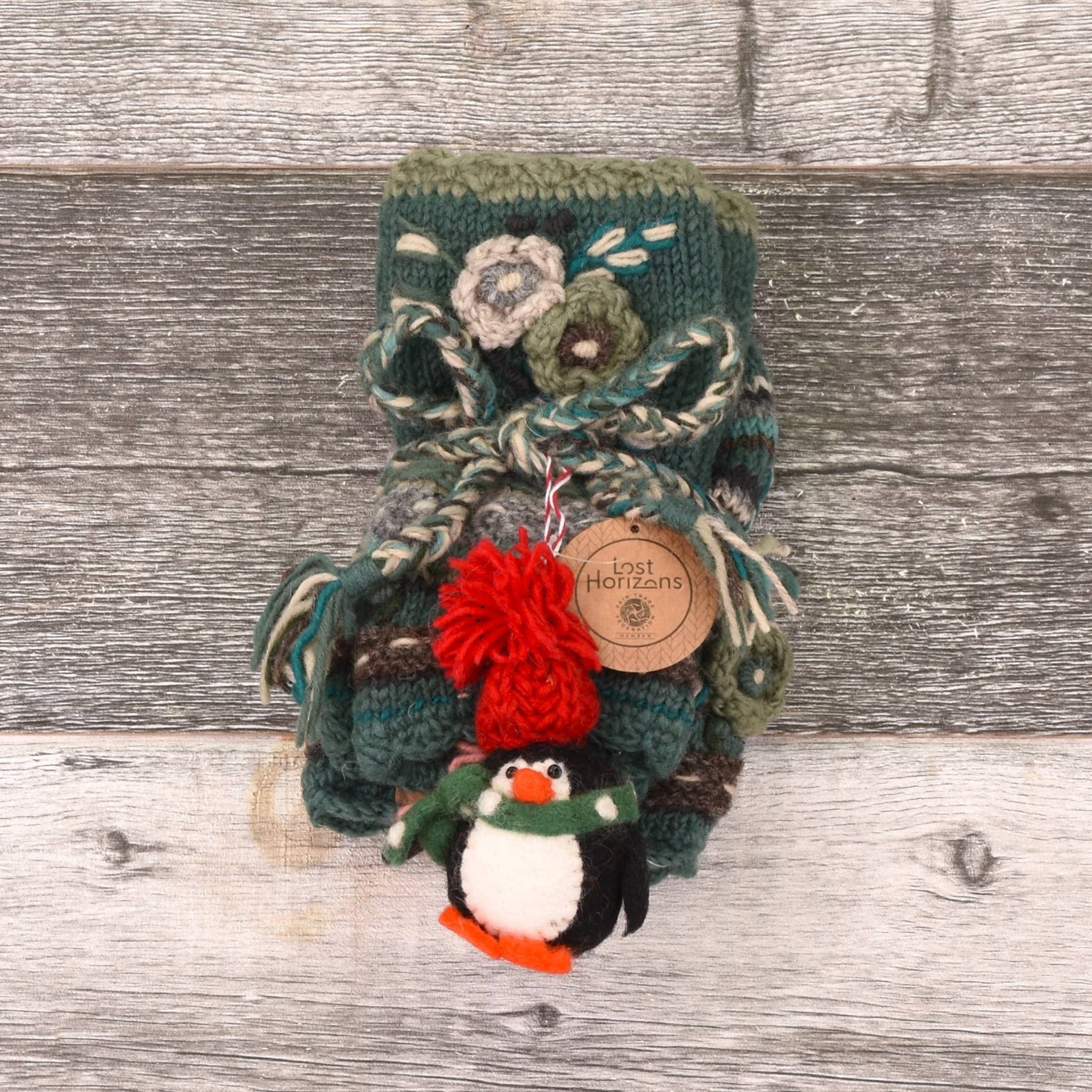 Lassen Gift Set – Beanie, Handwarmers & Penguin Ornament