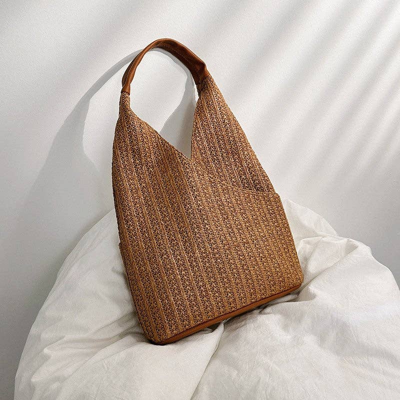 Stylish Oversized Straw Woven Tote with Ample Storage