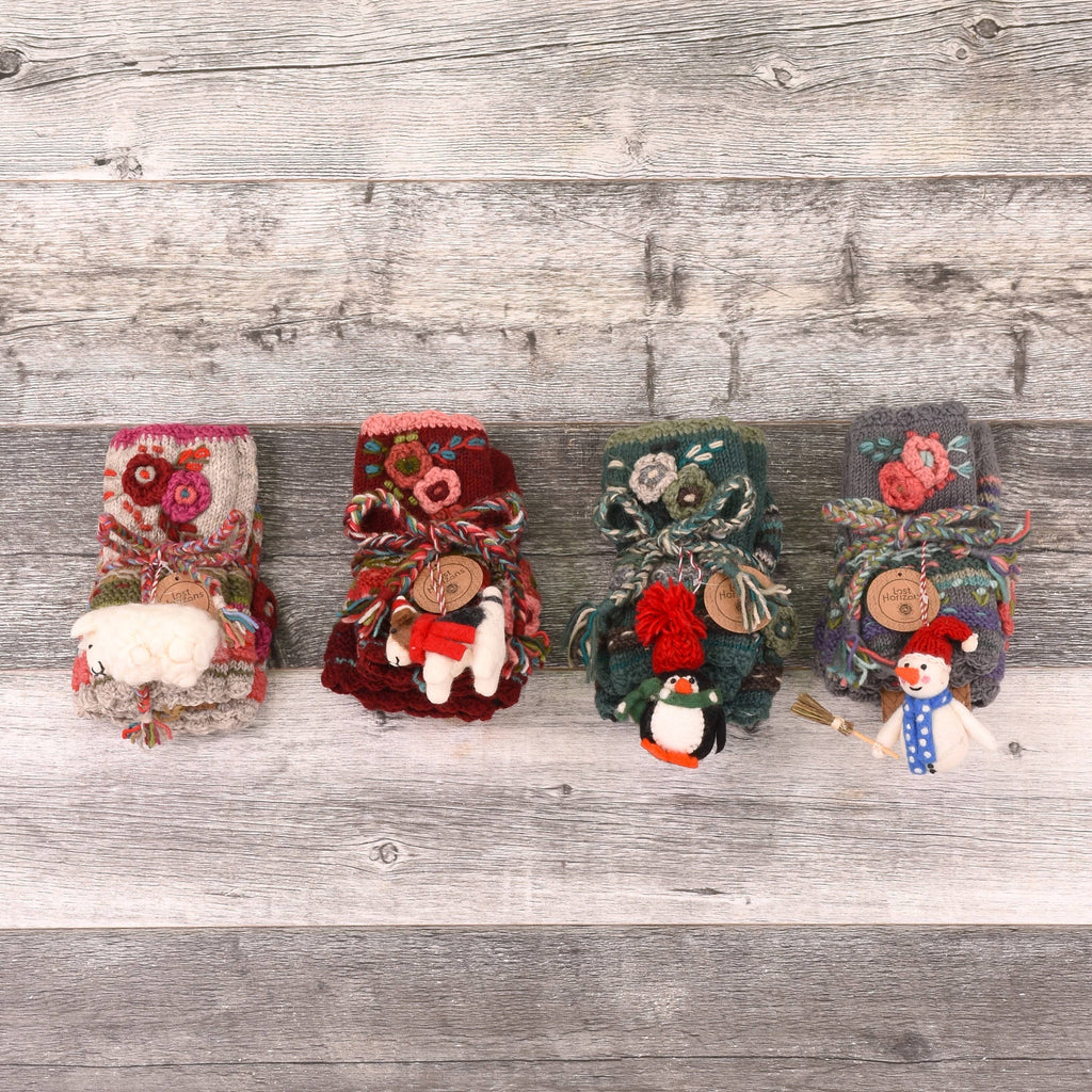 Lassen Gift Set – Beanie, Handwarmers & Penguin Ornament